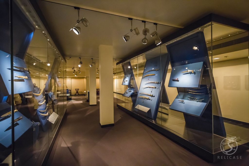Sharjah Museum Of Islamic Civilization  Semi-automatic Pull and Slide Opening Wall Display Cases