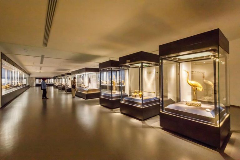 How to Design Lighting for Museum Display Cases